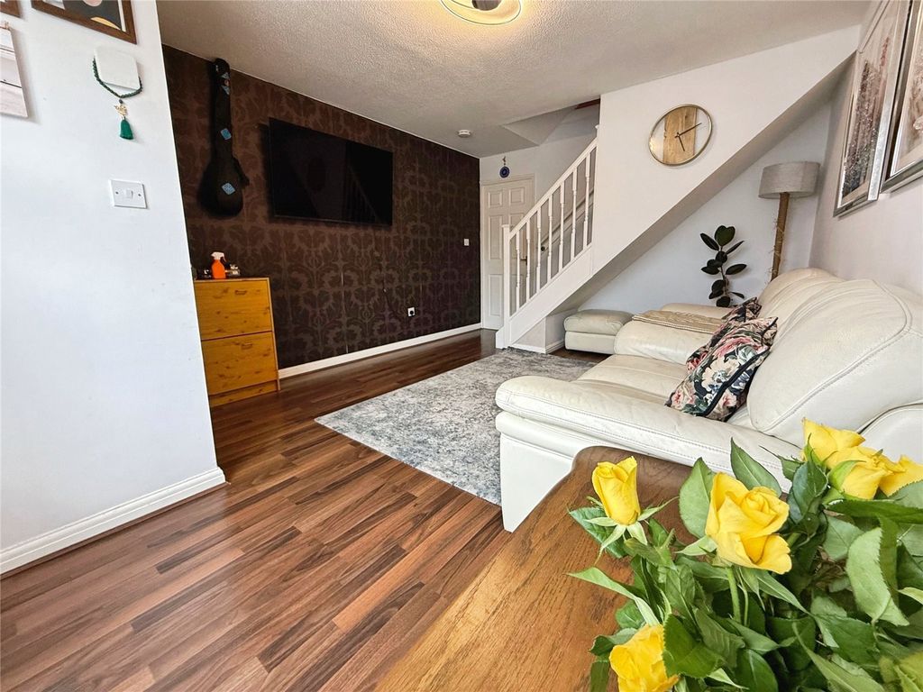 Property photo 2 of 13 Lounge