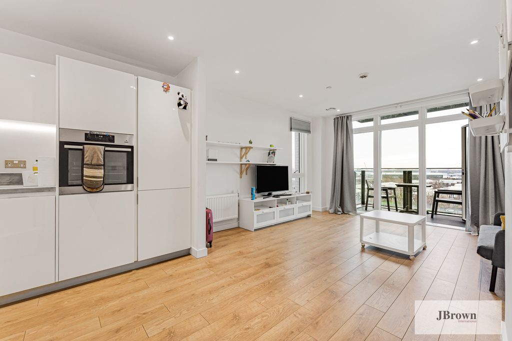 Property photo 2 of 8