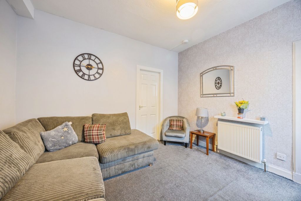 Property photo 3 of 15 Living Room