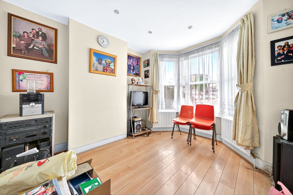 Property photo 3 of 8
