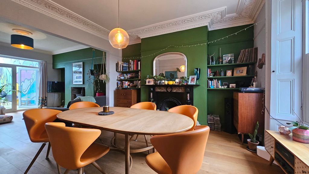 Property photo 2 of 25 Dining Room