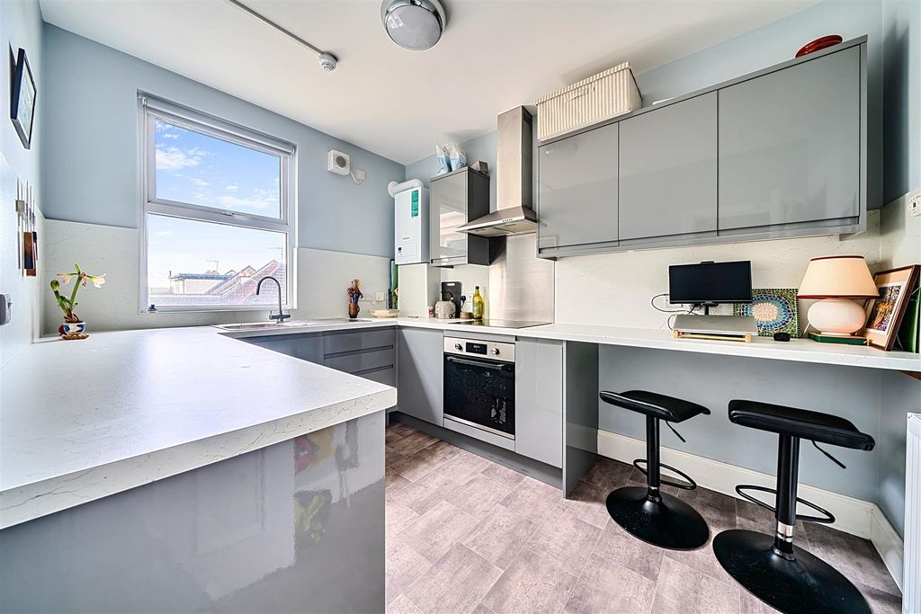 Property photo 2 of 13 1415832-6-699335c86F85F.Jpg