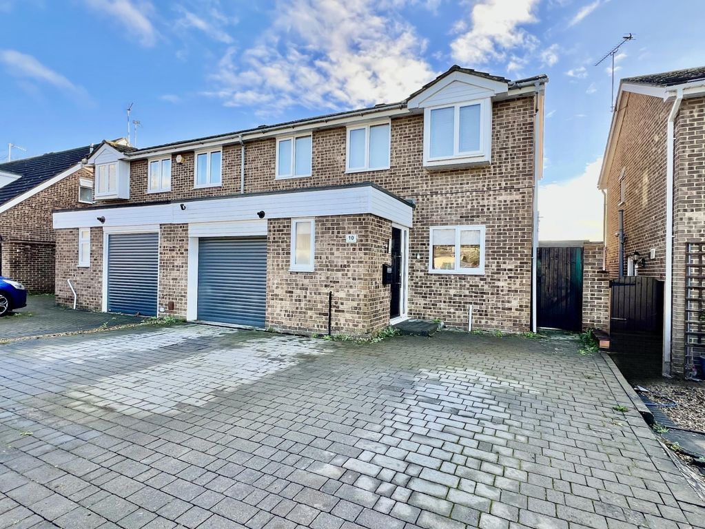 Property photo 1 of 18 Front