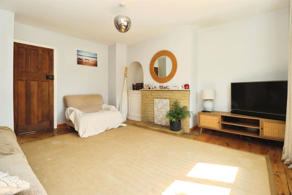 Property photo 3 of 21