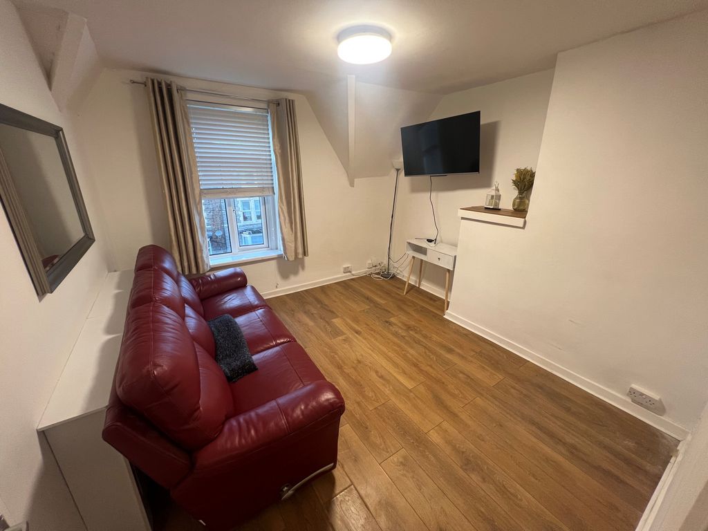 Property photo 3 of 5 Living Room