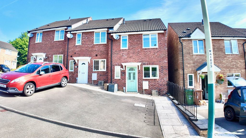 Property photo 1 of 32