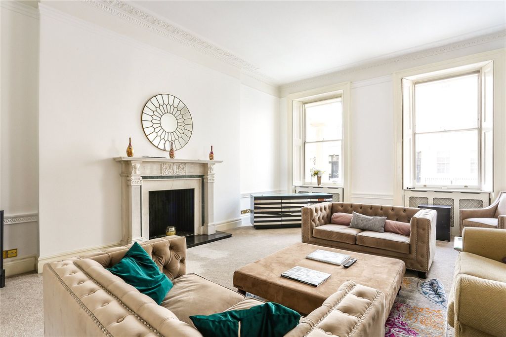 Property photo 1 of 10 Flat 1, 64 Eaton Pla