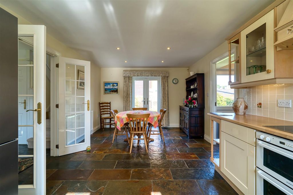 Property photo 2 of 9 Kitchen Dining