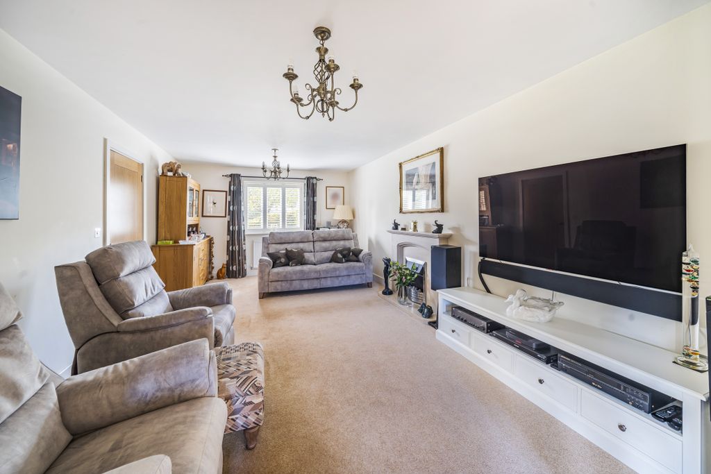 Property photo 2 of 21 12054722