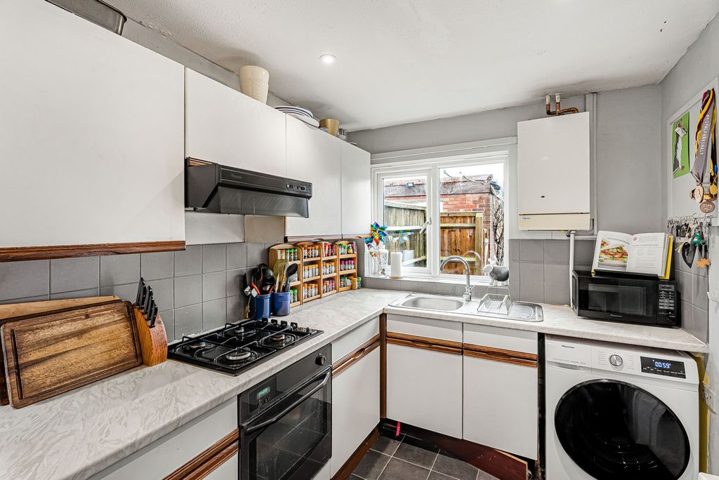 Property photo 3 of 19