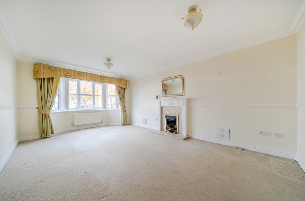 Property photo 2 of 20 1374008-12-6900ce43c8c36