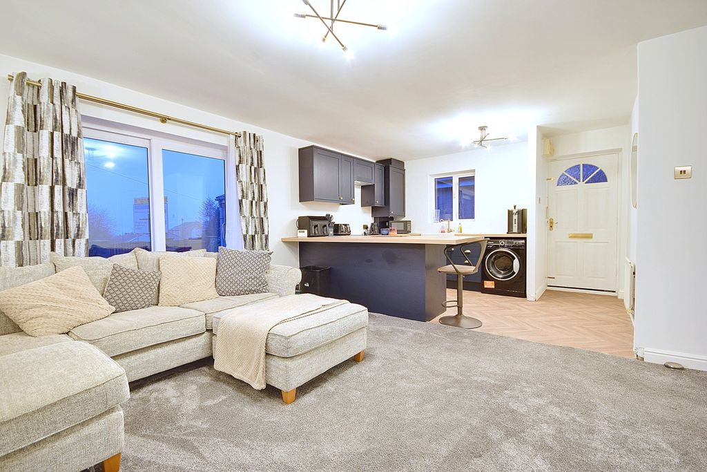 Property photo 3 of 20 Badger Hill Ewemove Brighouse Bungalow (34)