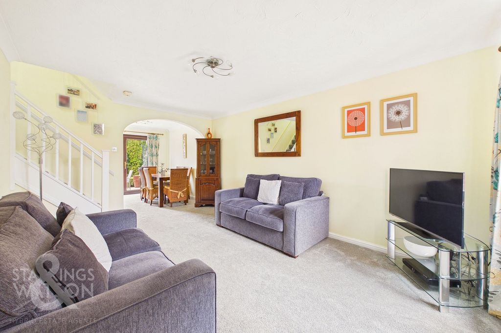 Property photo 2 of 26