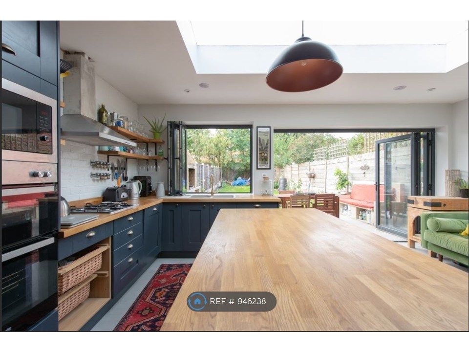 Property photo 1 of 7 Kitchen