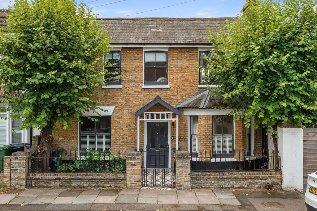 Property photo 1 of 34