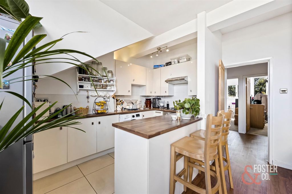 Property photo 3 of 14 Highcroft Villas 52, Flat 4-007.Jpg