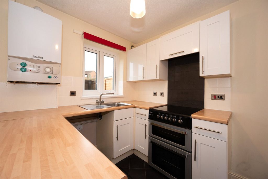 Property photo 2 of 11 Kitchen