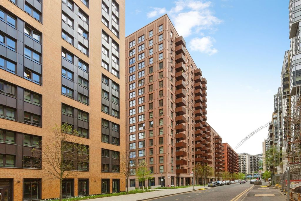 Property photo 1 of 20