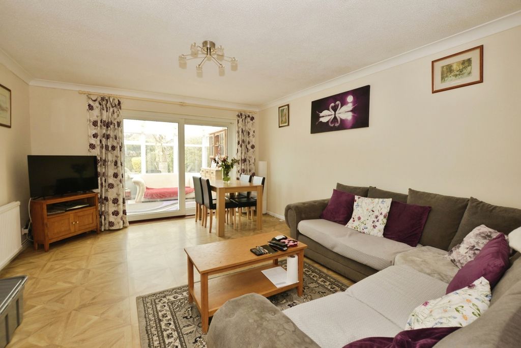 Property photo 2 of 17 Photo