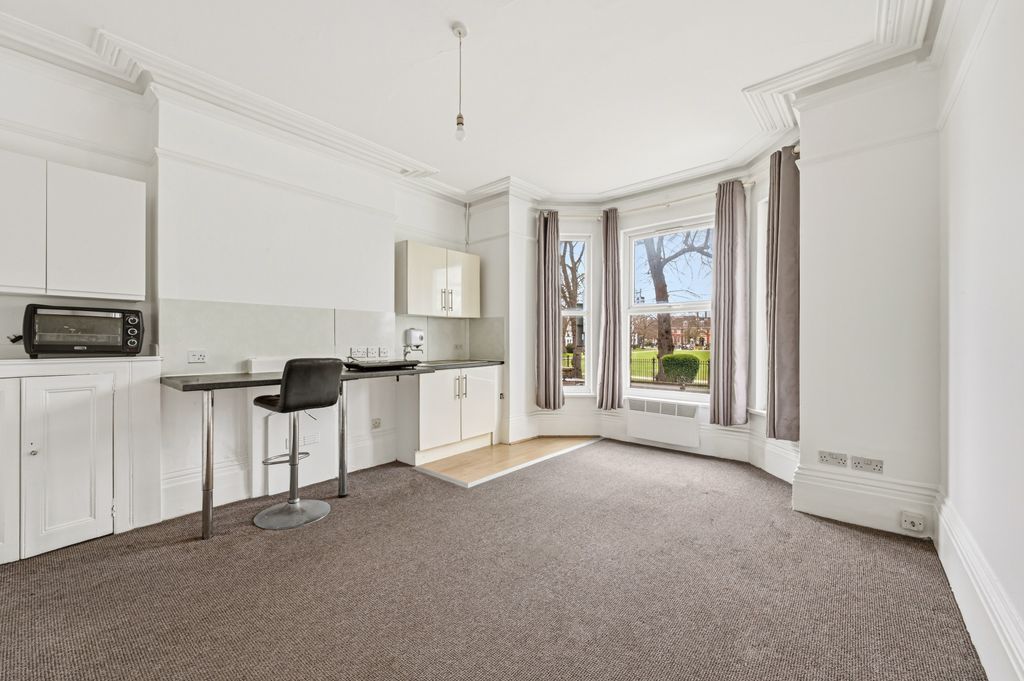 Property photo 1 of 9 Picture No. 12