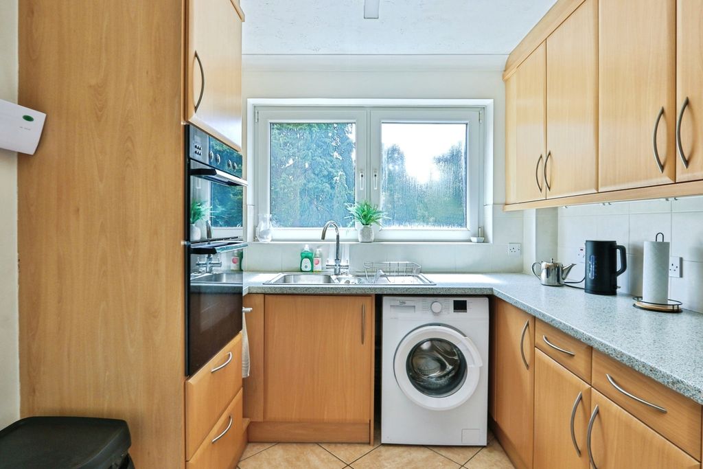 Property photo 3 of 17 Photo