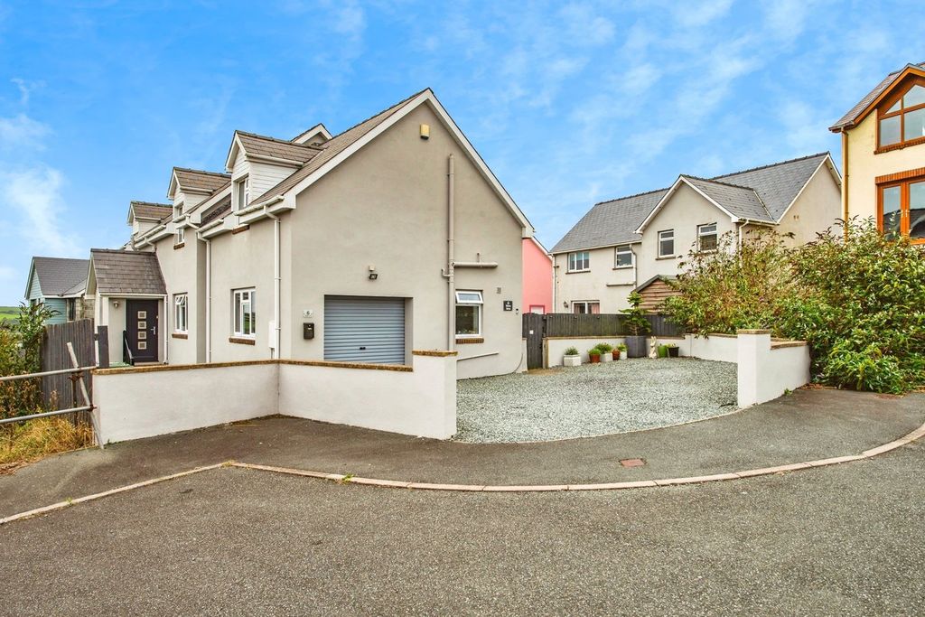 Property photo 1 of 25