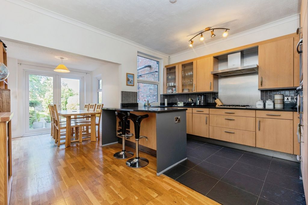 Property photo 3 of 23 Pbox-Img.Jpg
