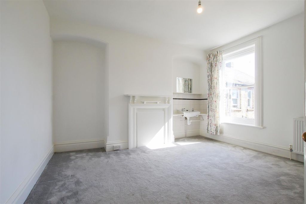 Additional image 12 of 6 bed town house to rentTenison Road, Cambridge CB1