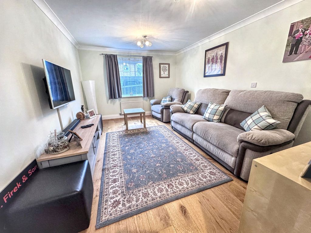 Property photo 2 of 18