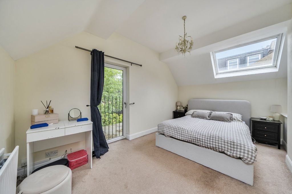 Property photo 3 of 11 Picture No. 36