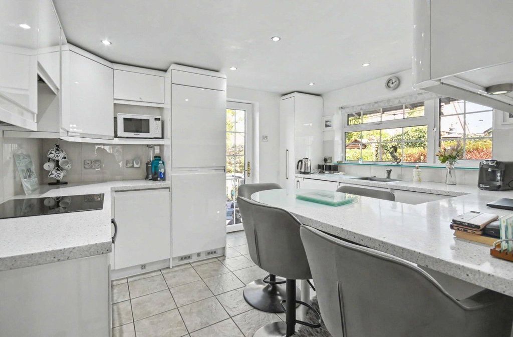 Property photo 3 of 13 3