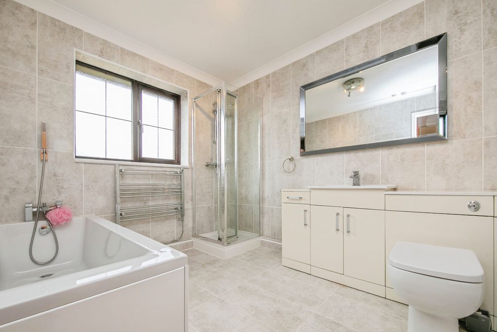 Additional image 16 of 4 bed detached house for saleLeas Road, Clacton-On-Sea CO15