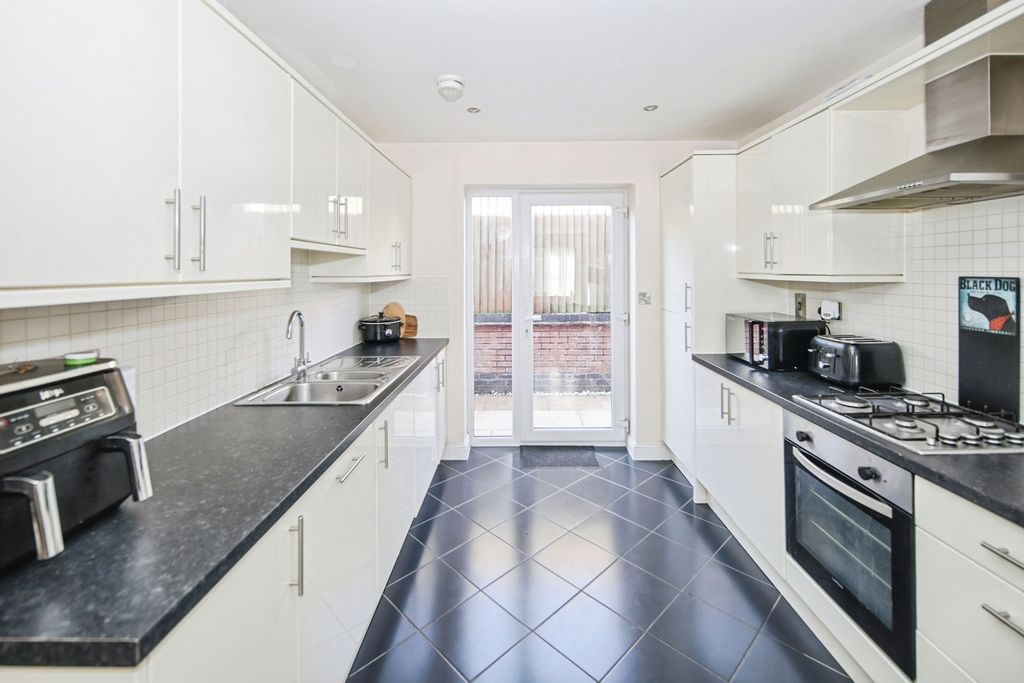 Property photo 2 of 19 Pbox-Img.Jpg