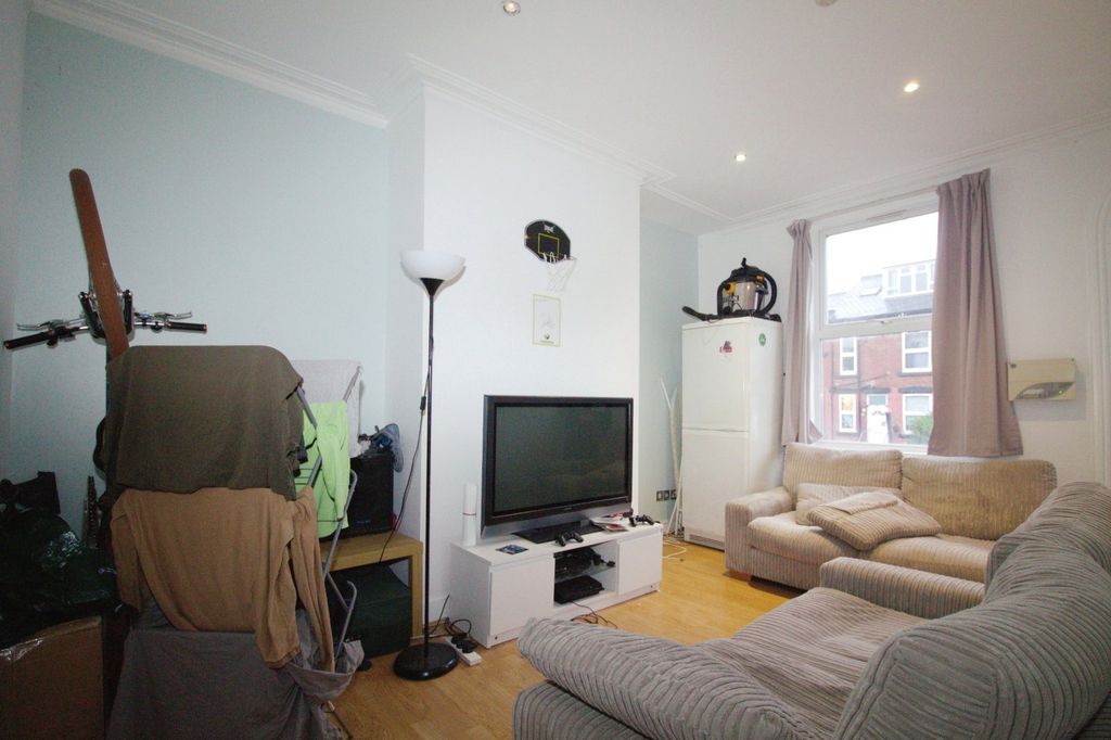 Property photo 3 of 14 Picture No. 13