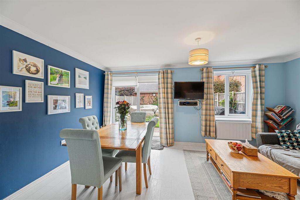 Property photo 3 of 17 Family/Dining Room
