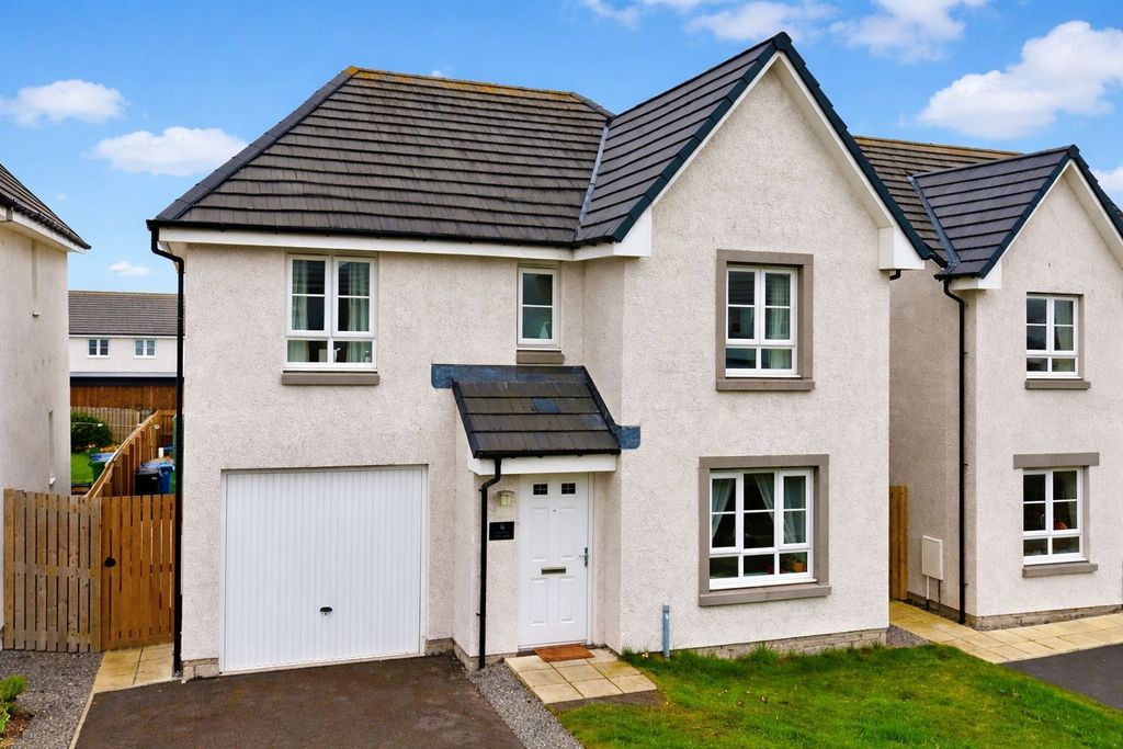 Property photo 1 of 27