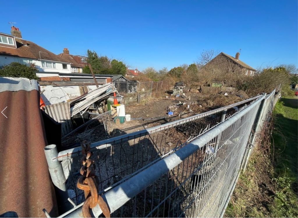 Property photo 1 of 2