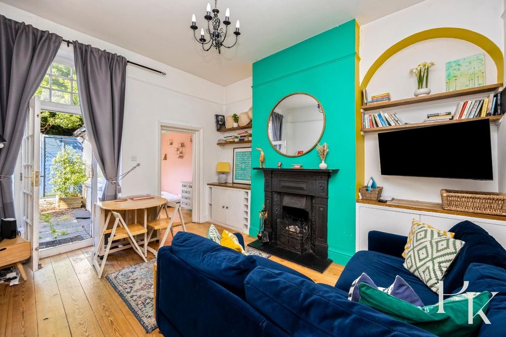 Property photo 2 of 17
