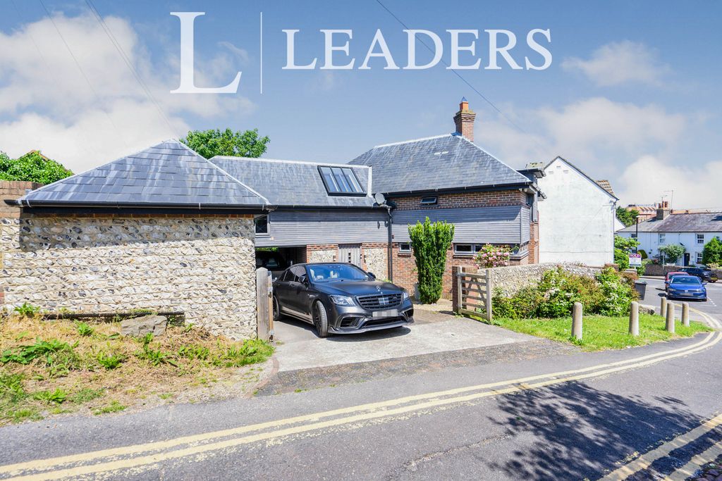 Property photo 1 of 16 External