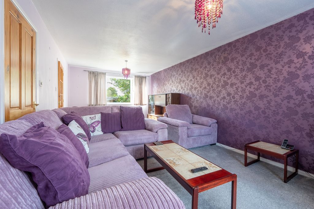 Property photo 3 of 21 Dsc02371-Hdr-2
