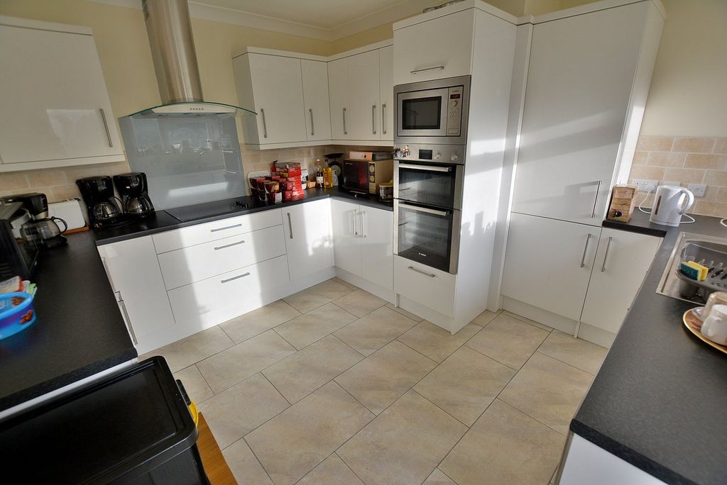 Property photo 2 of 18 Kitchen/Dining Room