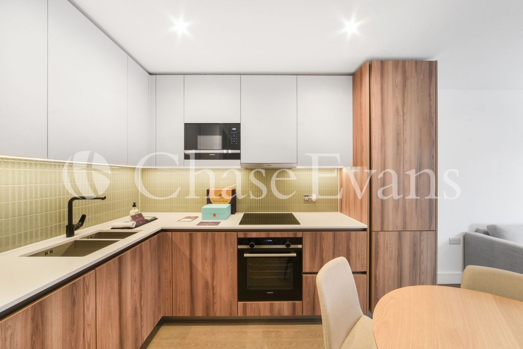 Property photo 2 of 13 Belfield Mansions, P