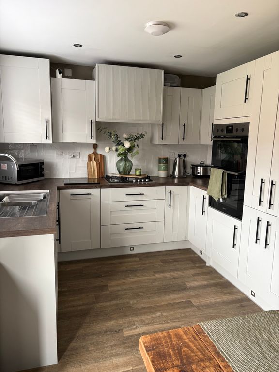 Property photo 2 of 10 Img5951