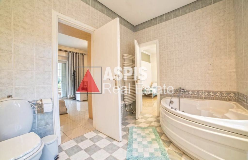 Property photo 3 of 28