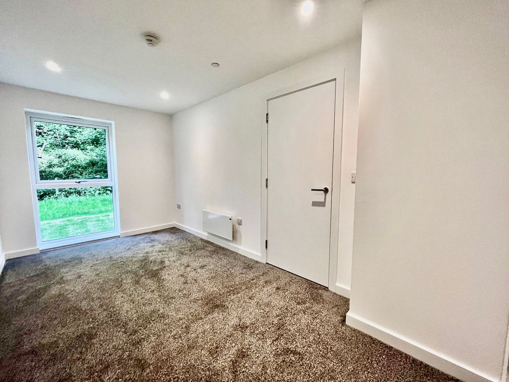 Property photo 3 of 15 Photo 03