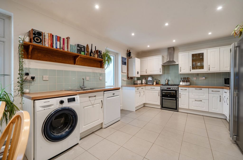 Property photo 3 of 18 1438562-13-69Cea1...