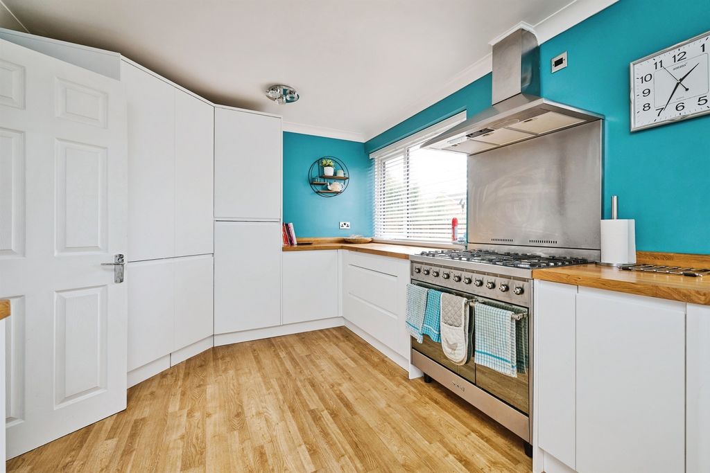 Property photo 3 of 16