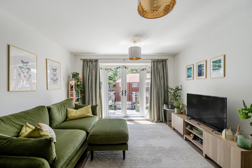 Property photo 2 of 11 1467960-12-6A159E...