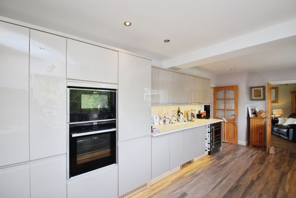 Property photo 3 of 25 Pbox-Img.Jpg