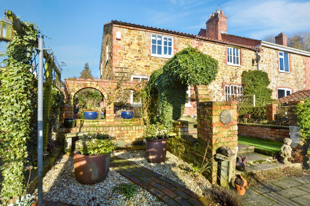 Property photo 1 of 43